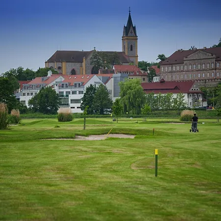 Hotel Wellness Diamant Hluboká nad Vltavou