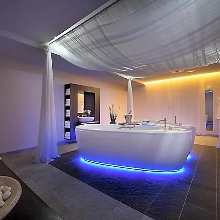 ホテル Wellness Diamant